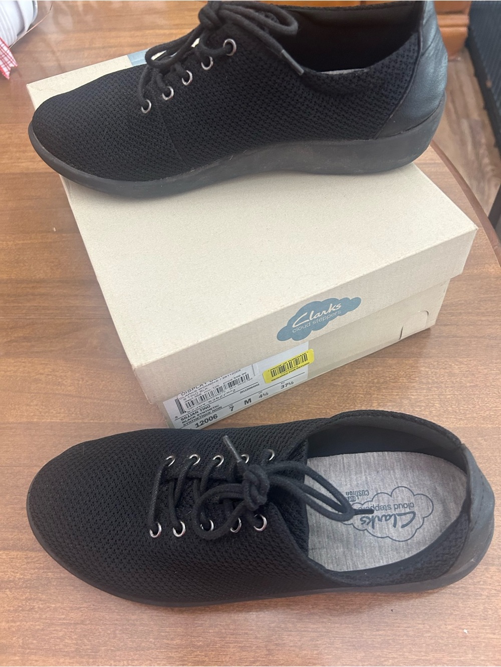 Clarks Women’s Black Knit Lace-Up Sneakers - Picture 6 of 7